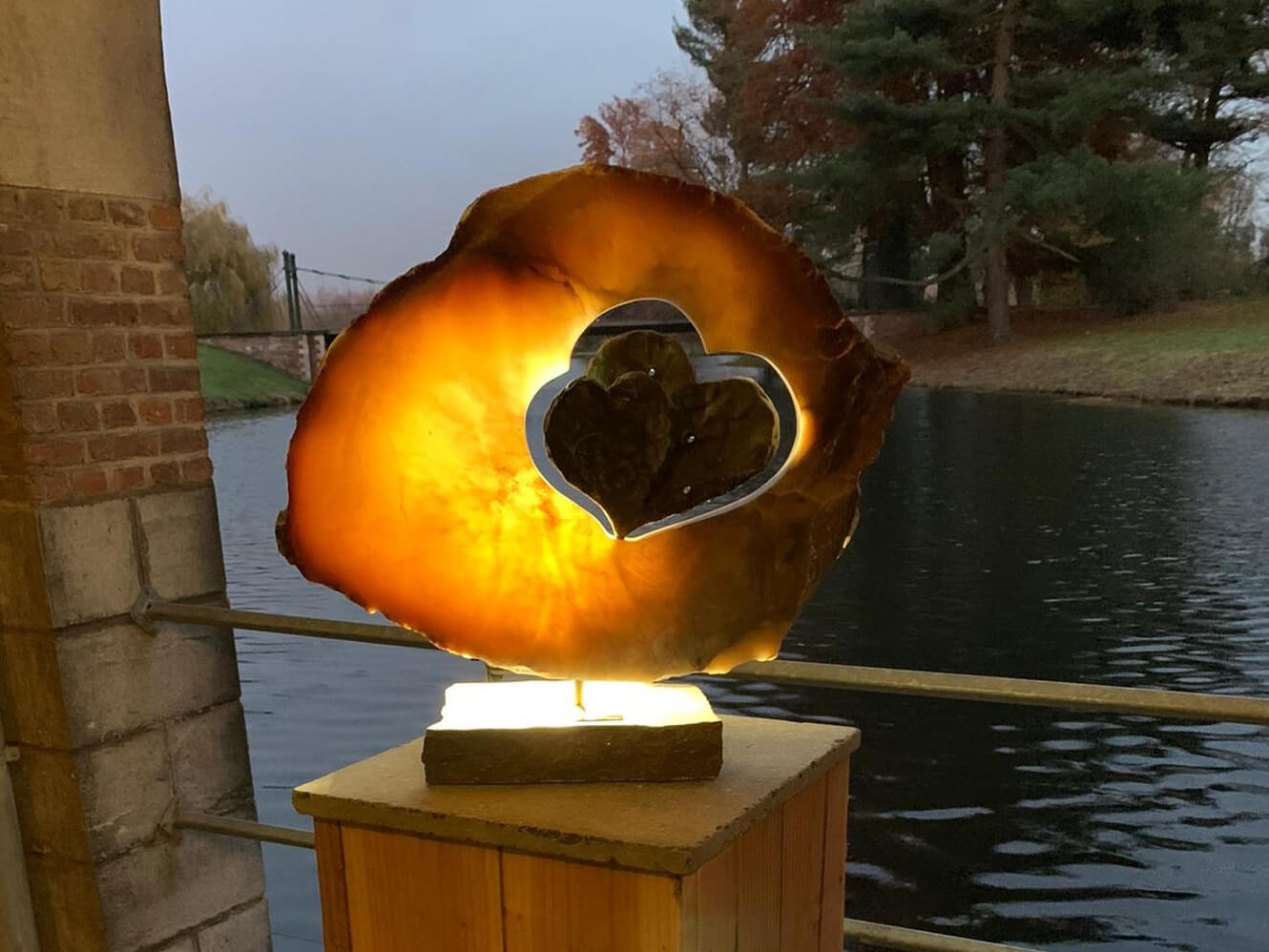 Bronzen hart - beeld in brons - albast - arduin